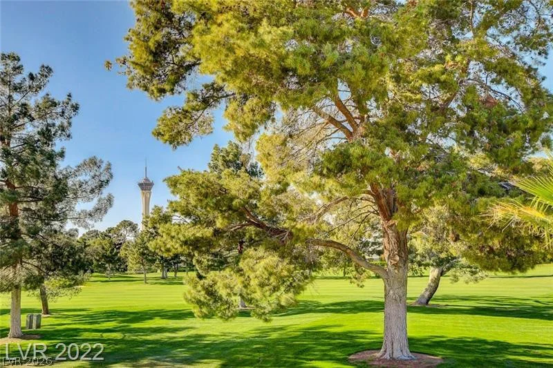 2863 Queens Courtyard, Las Vegas, NV 89109