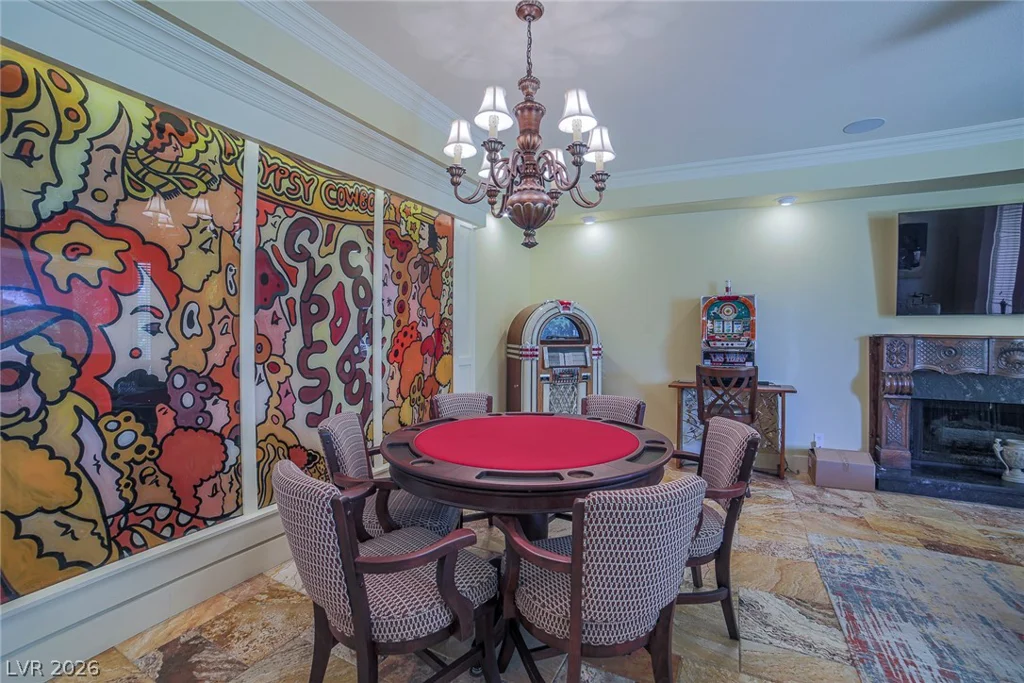 2863 Queens Courtyard, Las Vegas, NV 89109