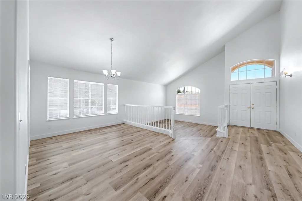 757 Canyon Crest, Las Vegas, NV 89123