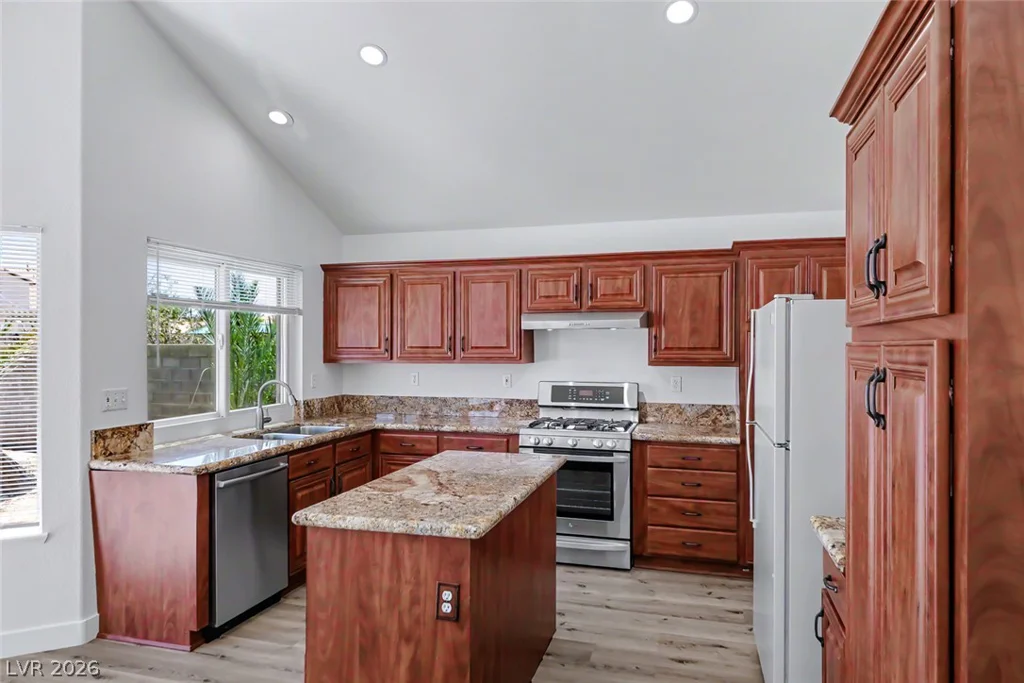 757 Canyon Crest, Las Vegas, NV 89123