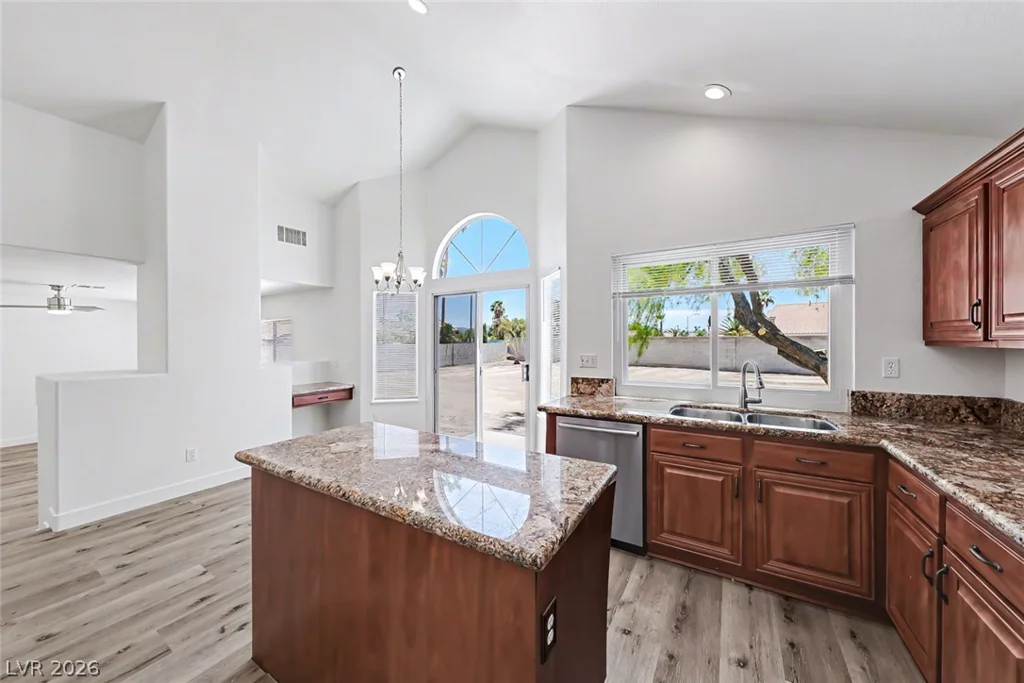 757 Canyon Crest, Las Vegas, NV 89123