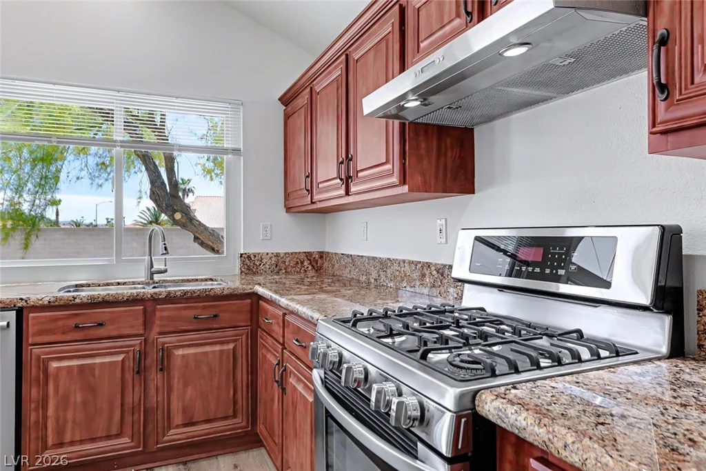 757 Canyon Crest, Las Vegas, NV 89123