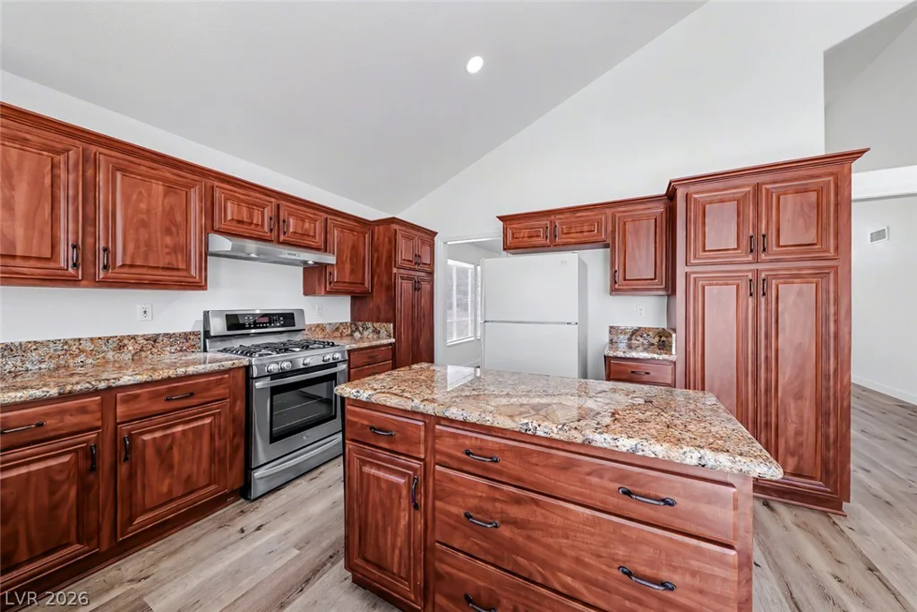 757 Canyon Crest, Las Vegas, NV 89123