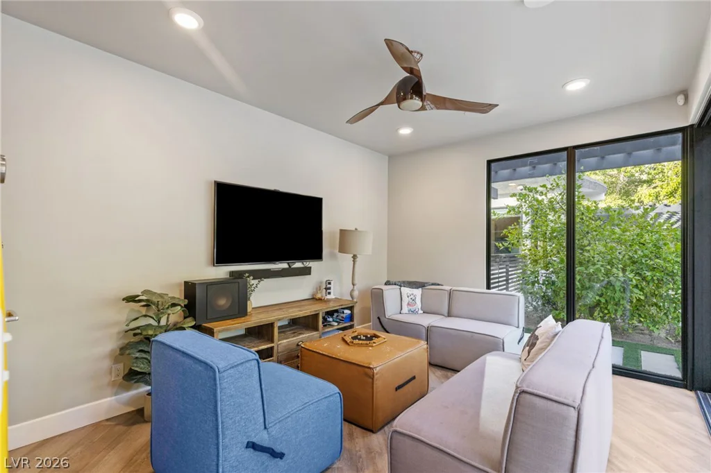 2809 Brown, Las Vegas, NV 89107