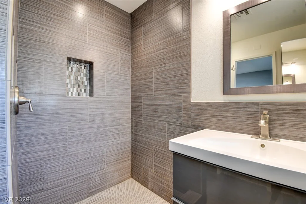 108 Hollyhock, Las Vegas, NV 89107