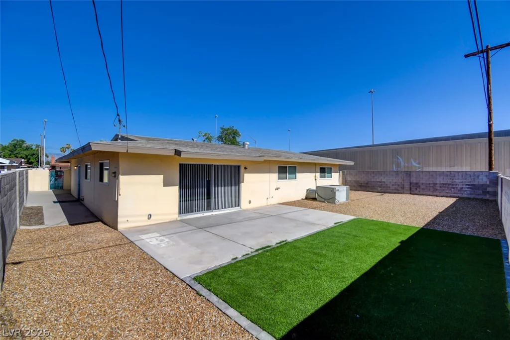 108 Hollyhock, Las Vegas, NV 89107