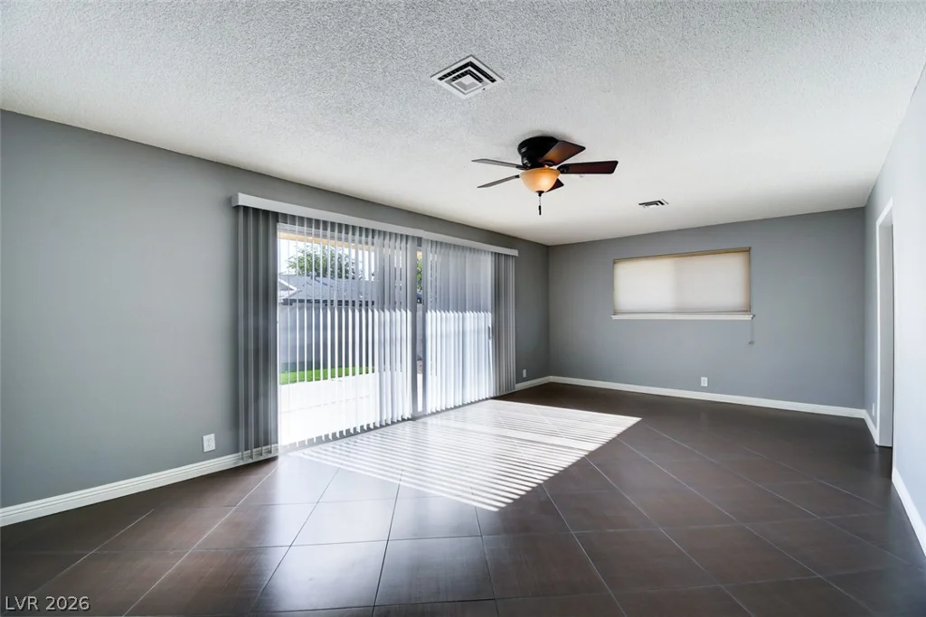 108 Hollyhock, Las Vegas, NV 89107