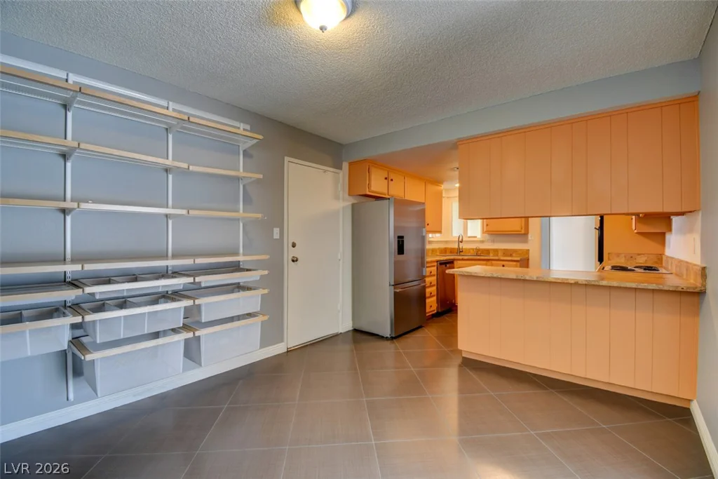 108 Hollyhock, Las Vegas, NV 89107
