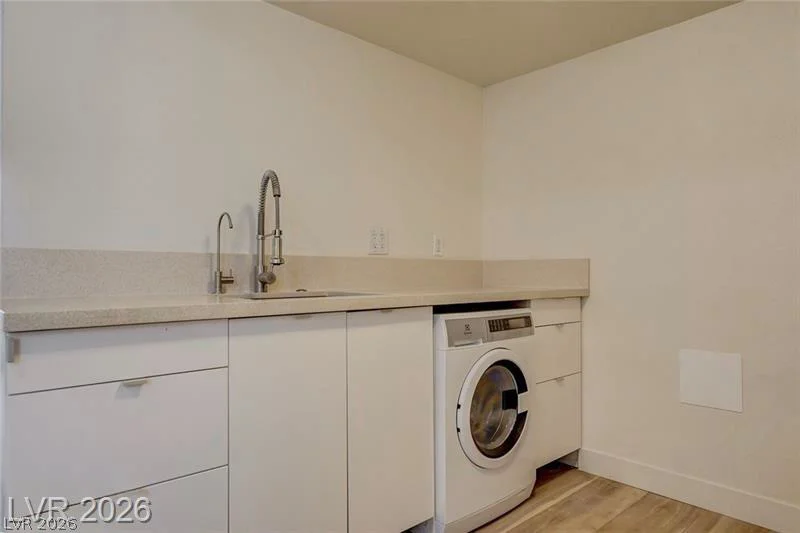 3841 Daisy, Las Vegas, NV 89119