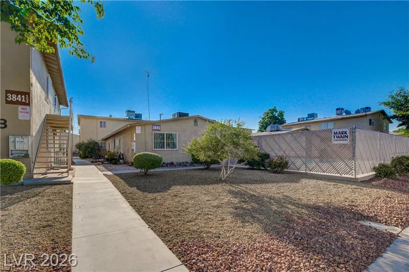 3841 Daisy, Las Vegas, NV 89119