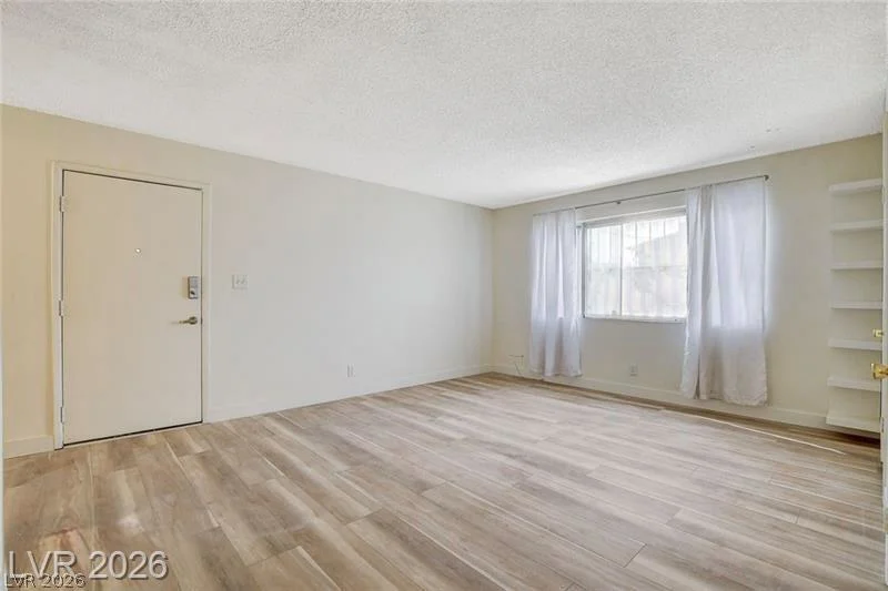 3841 Daisy, Las Vegas, NV 89119
