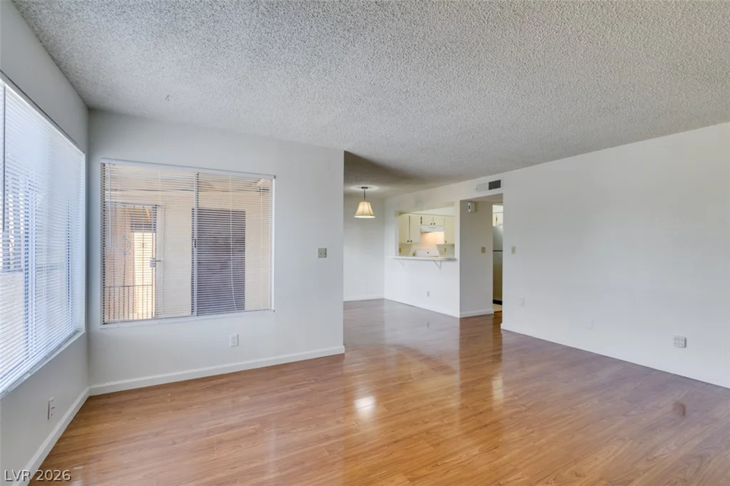 1404 Santa Anita, Las Vegas, NV 89119