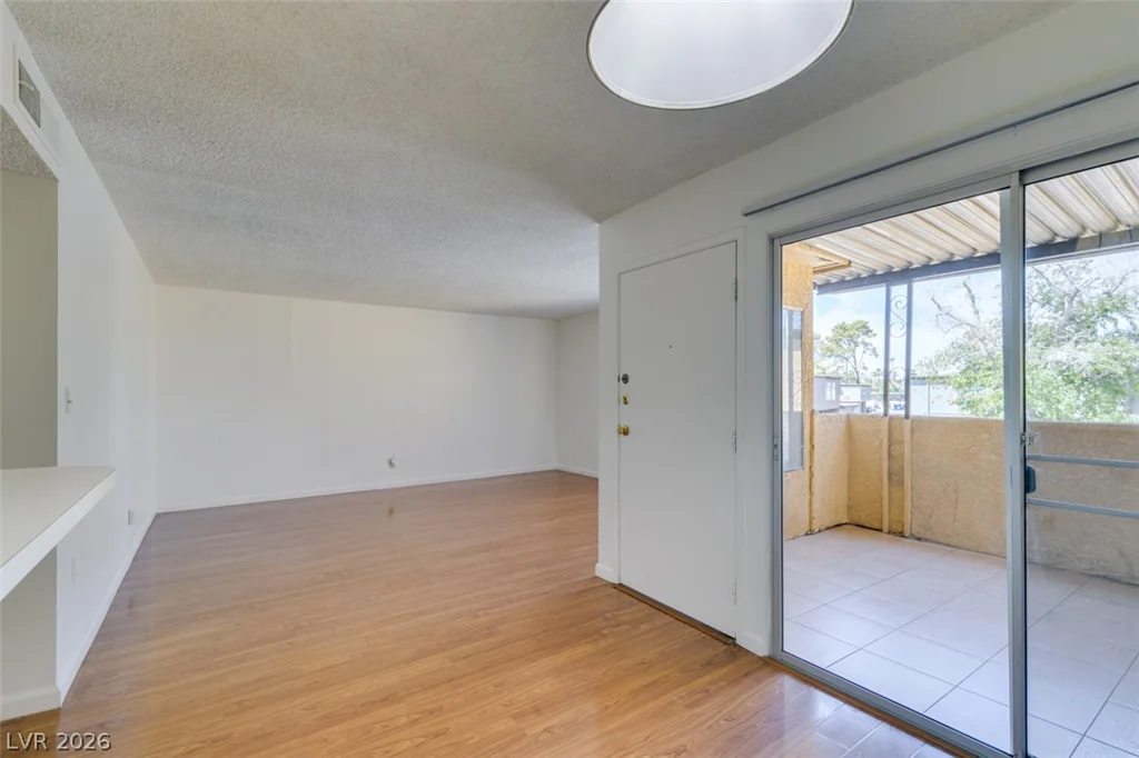 1404 Santa Anita, Las Vegas, NV 89119