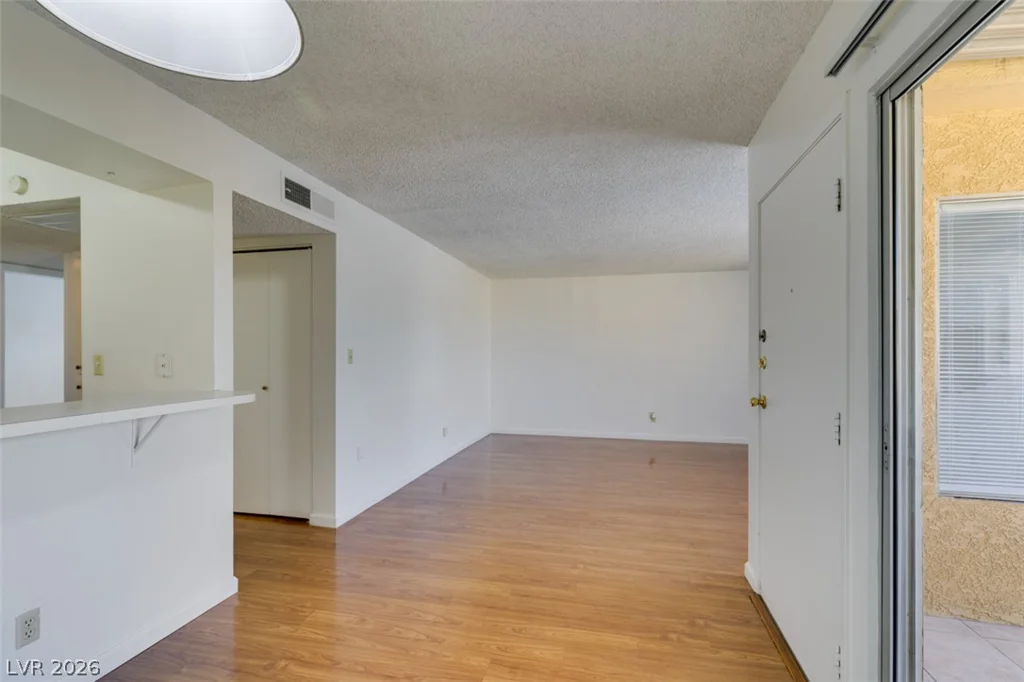 1404 Santa Anita, Las Vegas, NV 89119