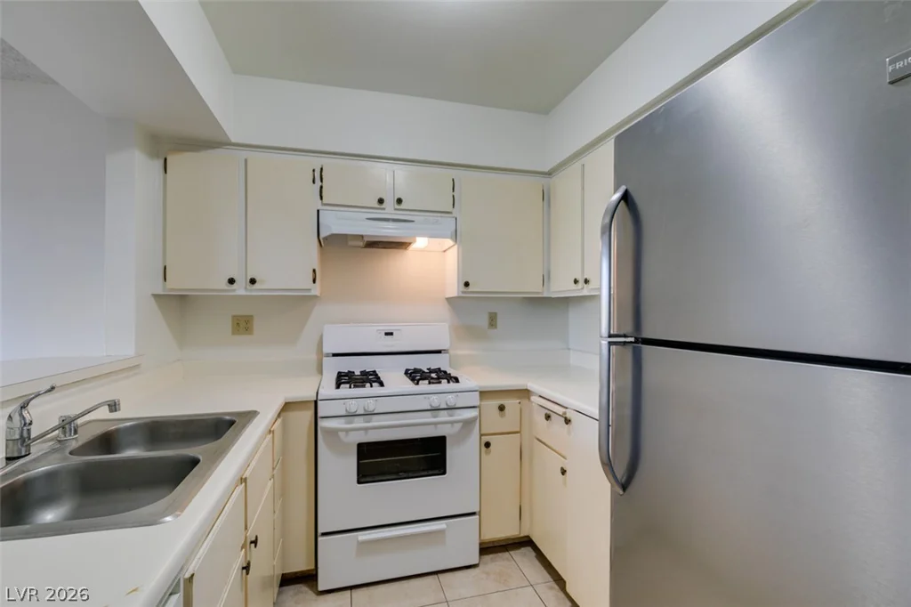 1404 Santa Anita, Las Vegas, NV 89119
