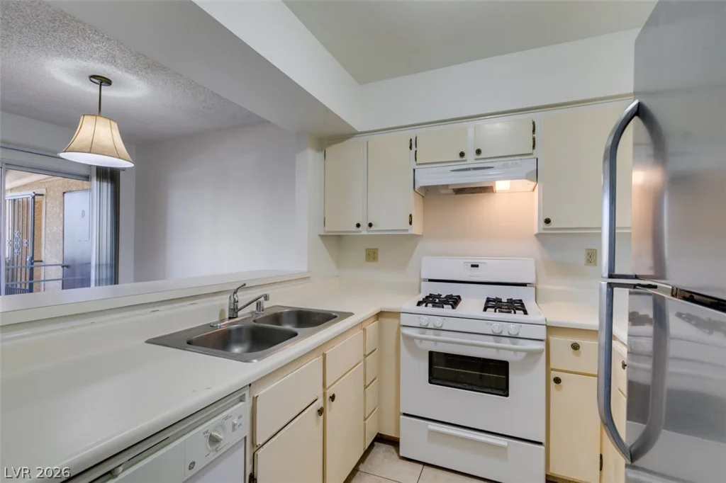 1404 Santa Anita, Las Vegas, NV 89119