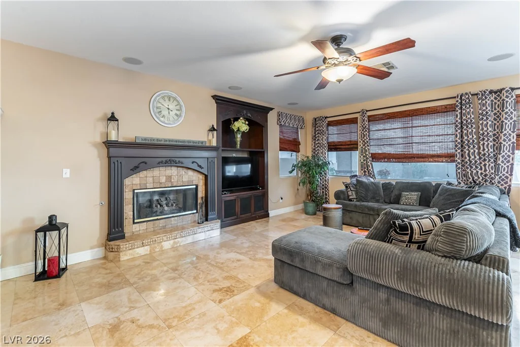 324 Glistening Cloud, Henderson, NV 89012
