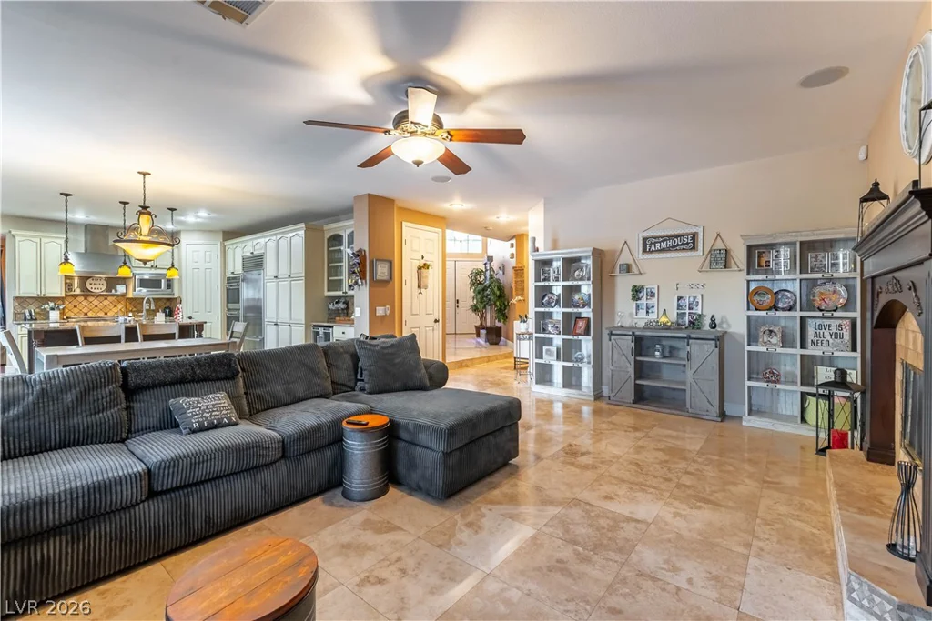 324 Glistening Cloud, Henderson, NV 89012