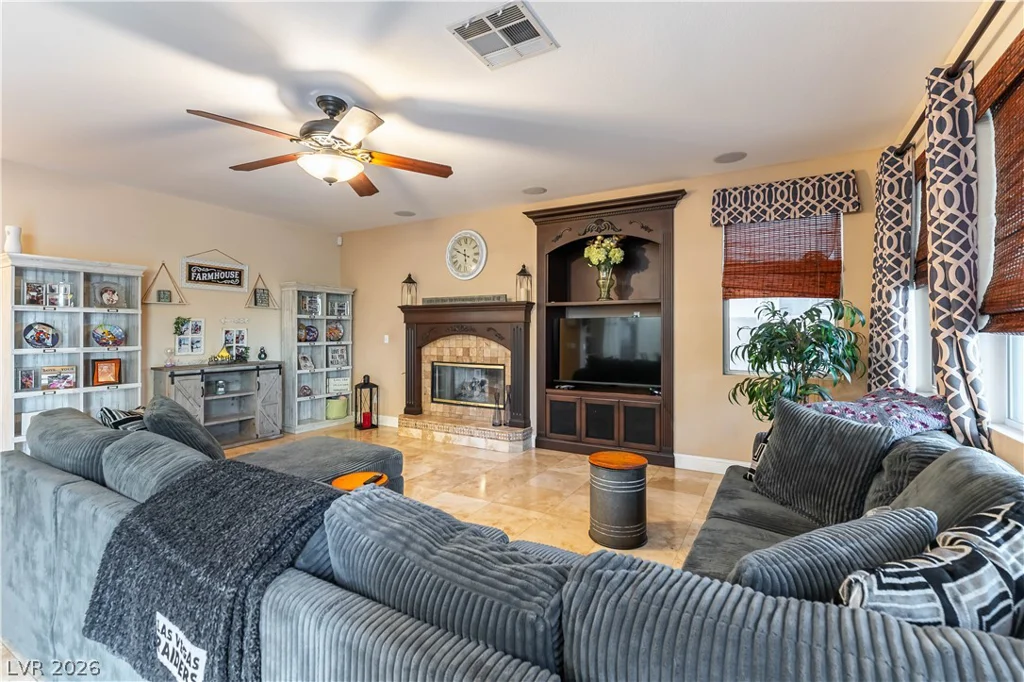 324 Glistening Cloud, Henderson, NV 89012