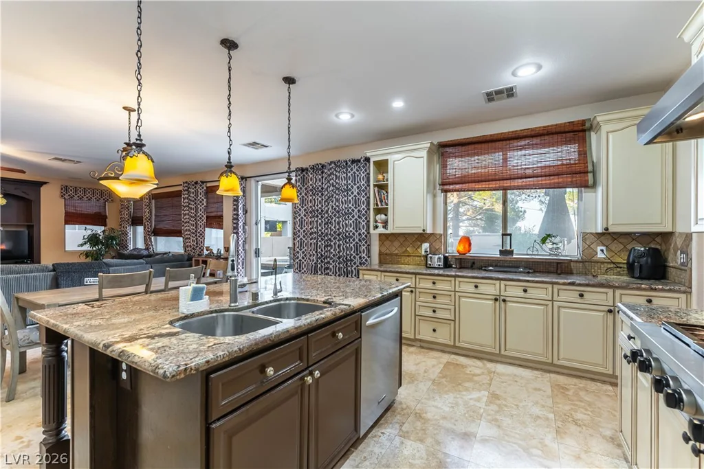 324 Glistening Cloud, Henderson, NV 89012