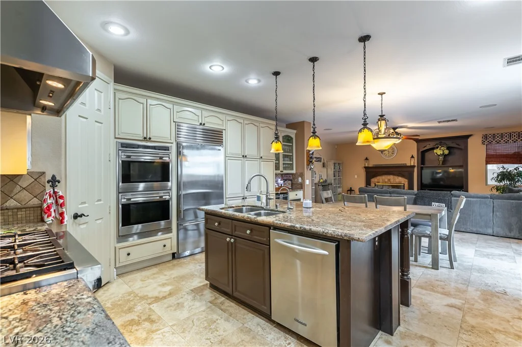 324 Glistening Cloud, Henderson, NV 89012