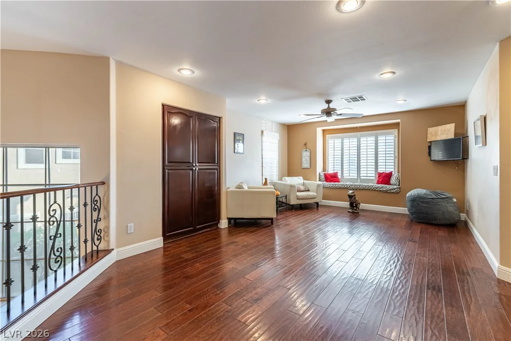 324 Glistening Cloud, Henderson, NV 89012