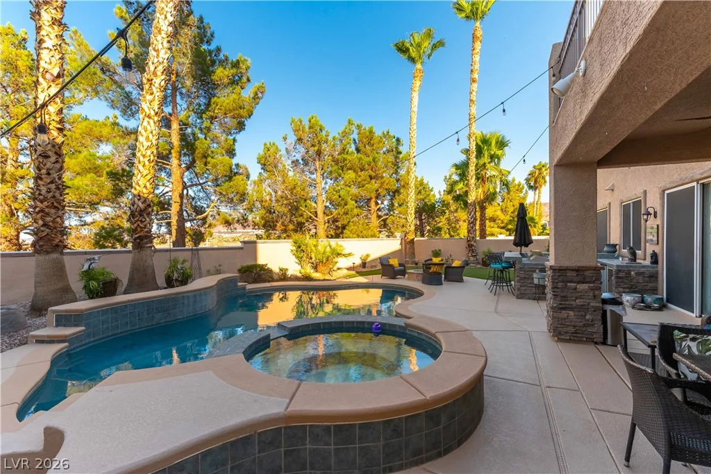 324 Glistening Cloud, Henderson, NV 89012