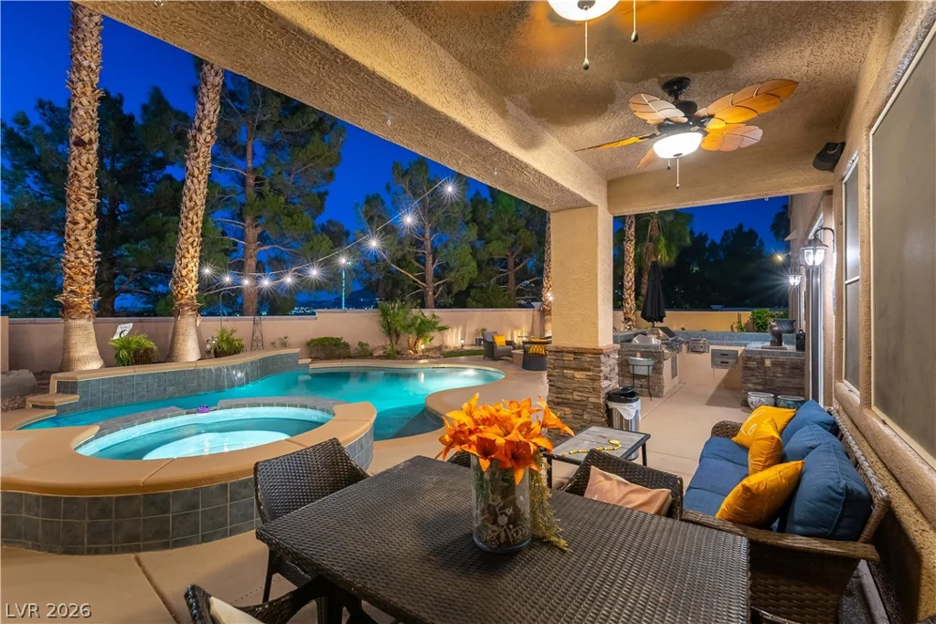 324 Glistening Cloud, Henderson, NV 89012