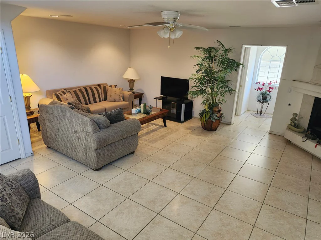 10968 Geyser Peak, Henderson, NV 89052