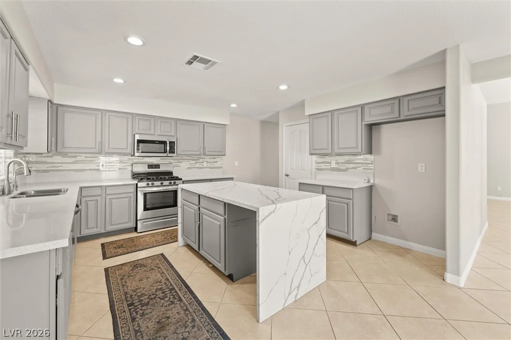 121 Golf Range, Las Vegas, NV 89145
