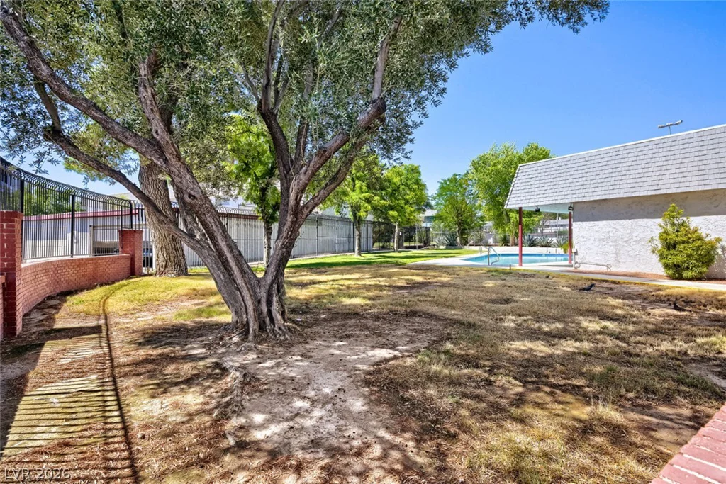 221 Pecos, Las Vegas, NV 89121