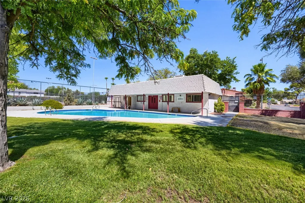 221 Pecos, Las Vegas, NV 89121