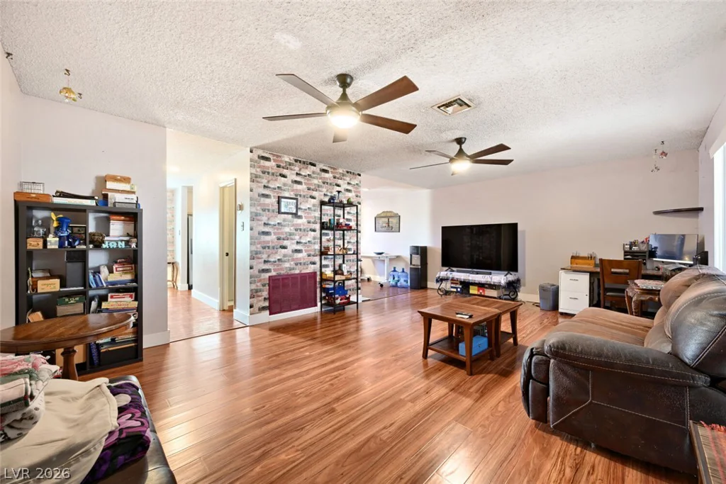 221 Pecos, Las Vegas, NV 89121