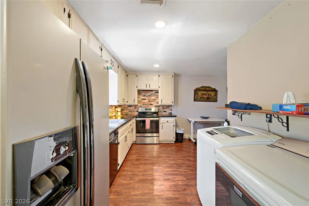 221 Pecos, Las Vegas, NV 89121