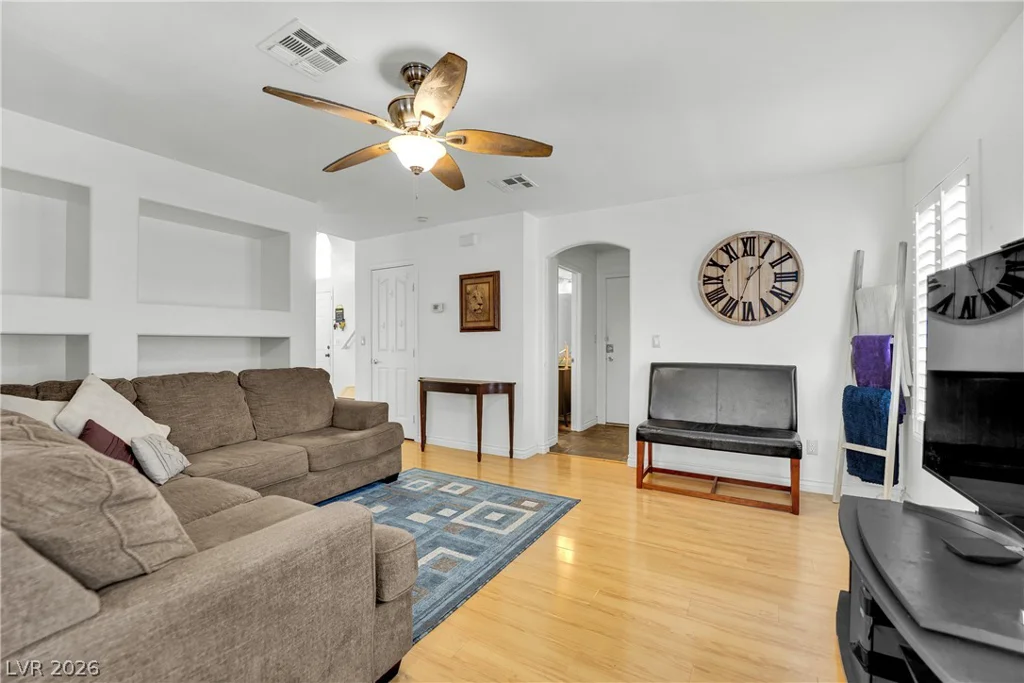 8161 Gilmore, Las Vegas, NV 89129