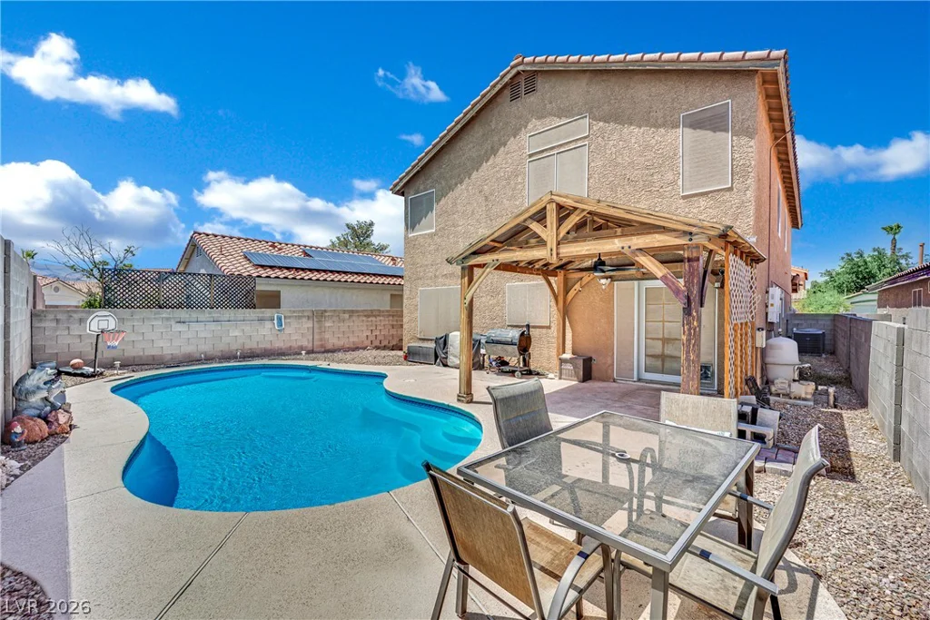 8161 Gilmore, Las Vegas, NV 89129
