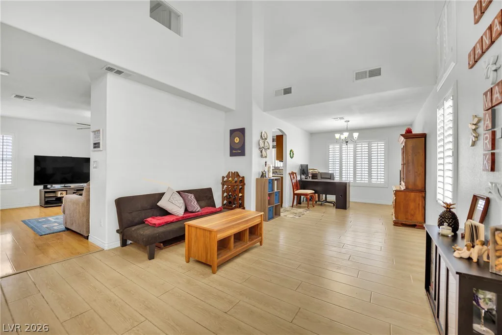8161 Gilmore, Las Vegas, NV 89129