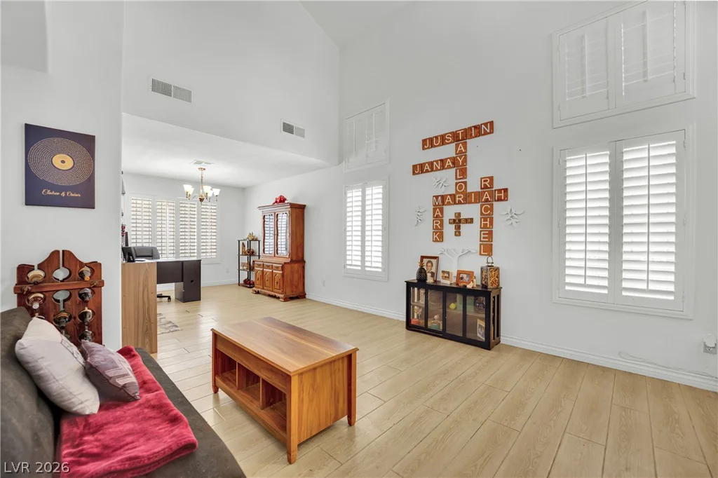8161 Gilmore, Las Vegas, NV 89129