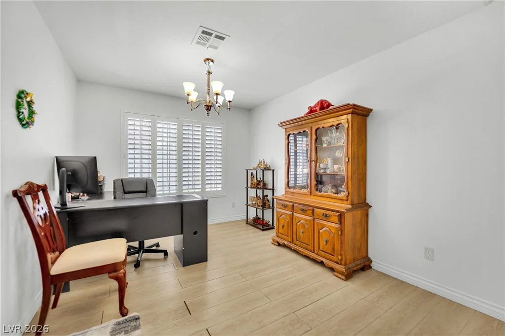 8161 Gilmore, Las Vegas, NV 89129