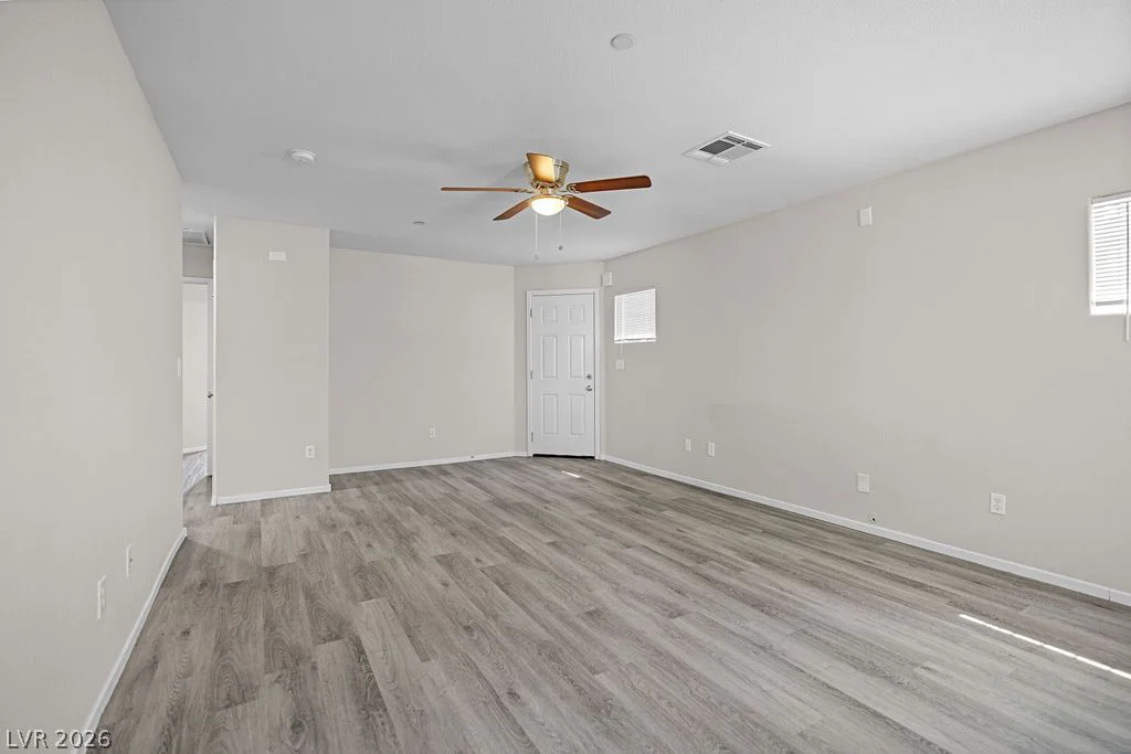 1425 Hassell, Las Vegas, NV 89106