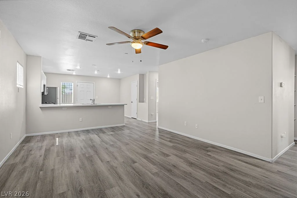 1425 Hassell, Las Vegas, NV 89106
