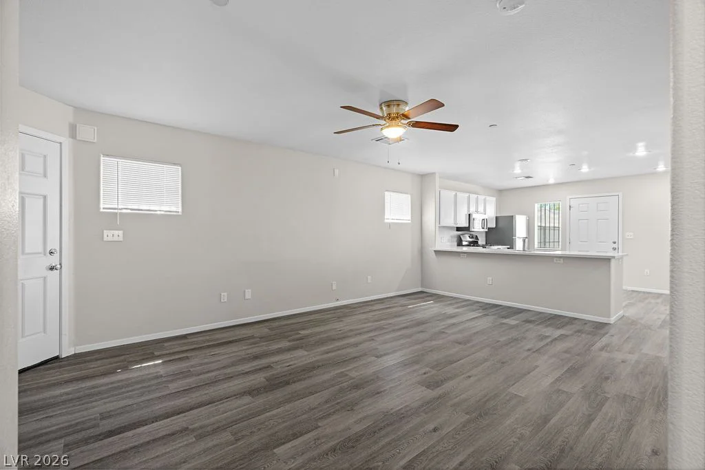 1425 Hassell, Las Vegas, NV 89106