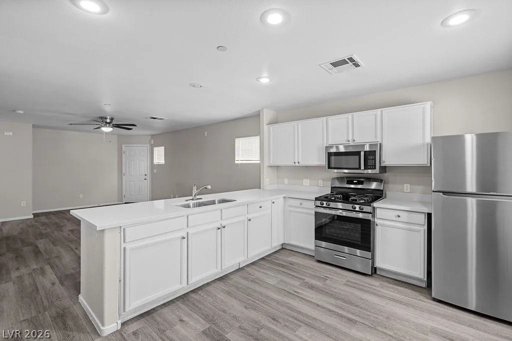 1425 Hassell, Las Vegas, NV 89106