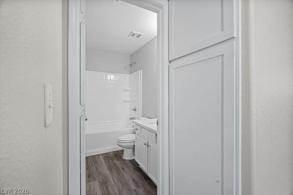 1425 Hassell, Las Vegas, NV 89106