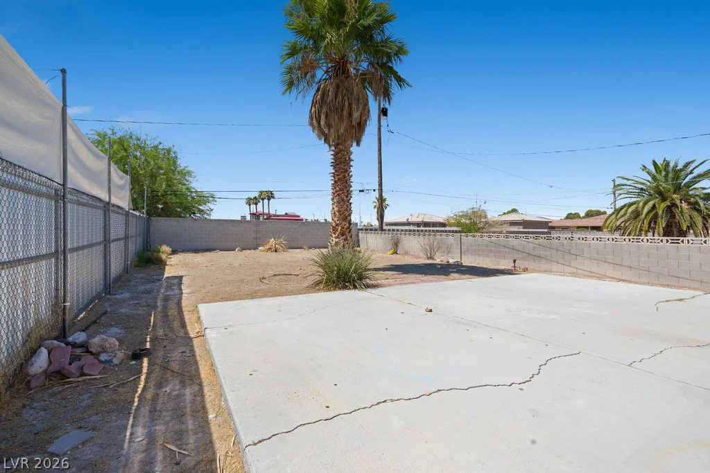 1425 Hassell, Las Vegas, NV 89106