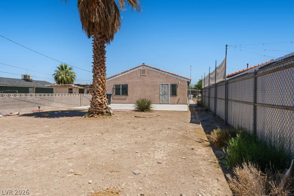 1425 Hassell, Las Vegas, NV 89106