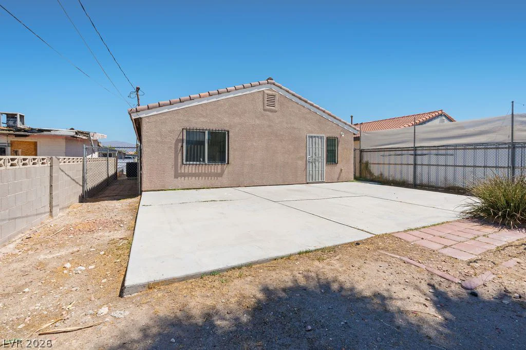 1425 Hassell, Las Vegas, NV 89106