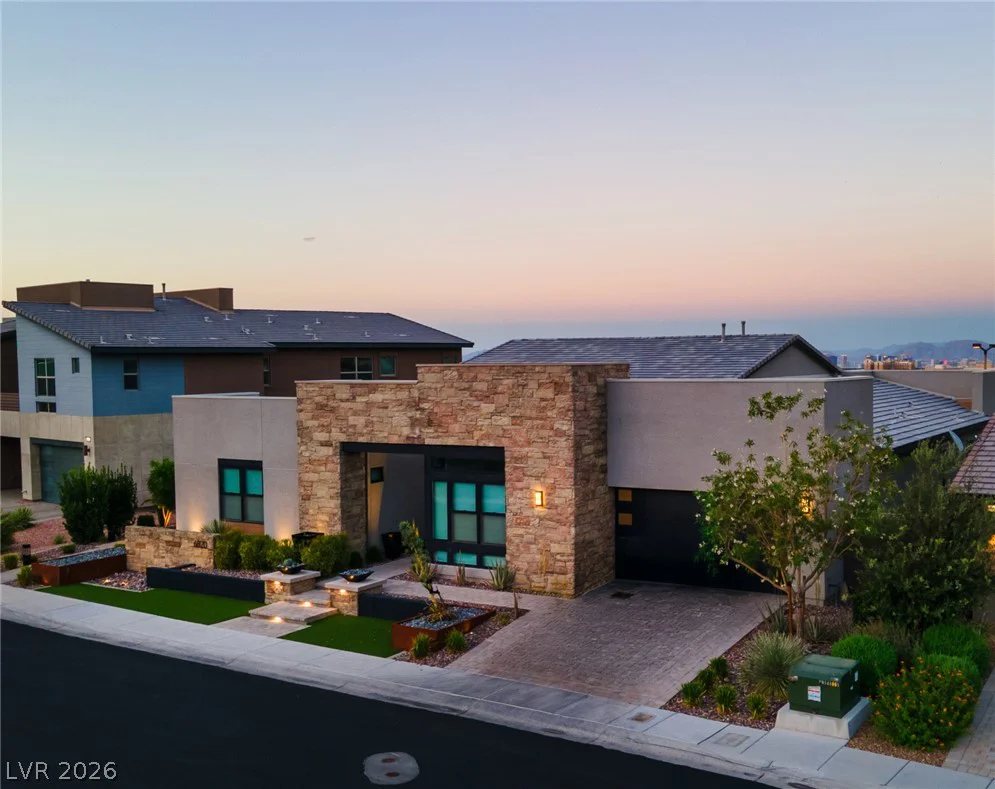 6820 Equinox Cliff, Las Vegas, NV 89135