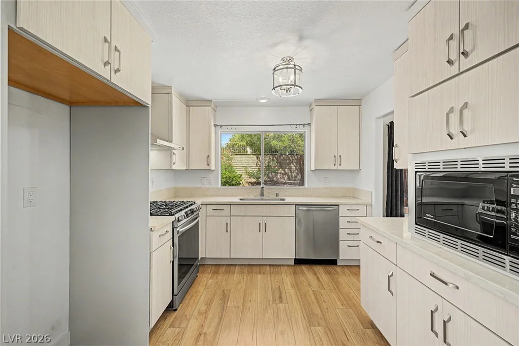 3017 Hawksdale, Las Vegas, NV 89134
