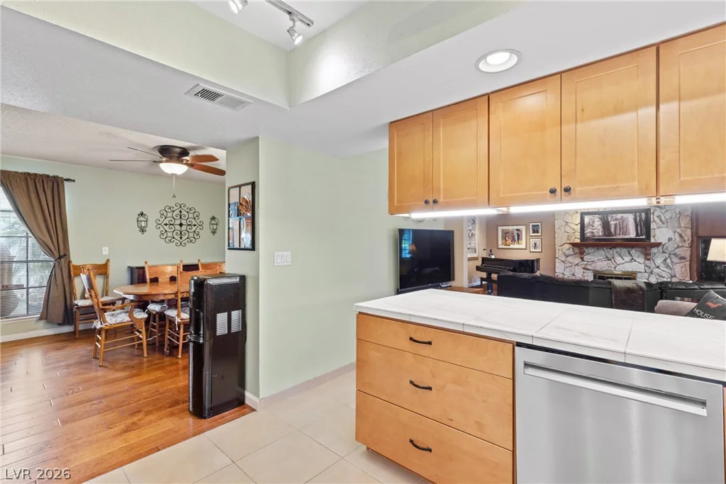 3984 Landsdown, Las Vegas, NV 89121